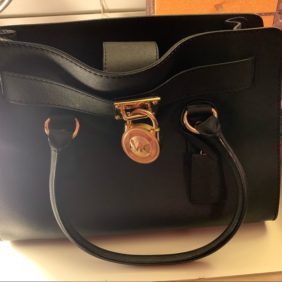 Michael Kors Hamilton Bag Medium Black and Gold - Picture 4 of 8